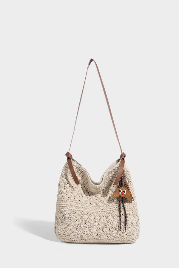 Lässig fallende, gehäkelte Schultertasche mit verstellbarem Riemen in Cognac-Lederoptik und Druckknopfverschluss oben, Detailansicht 14