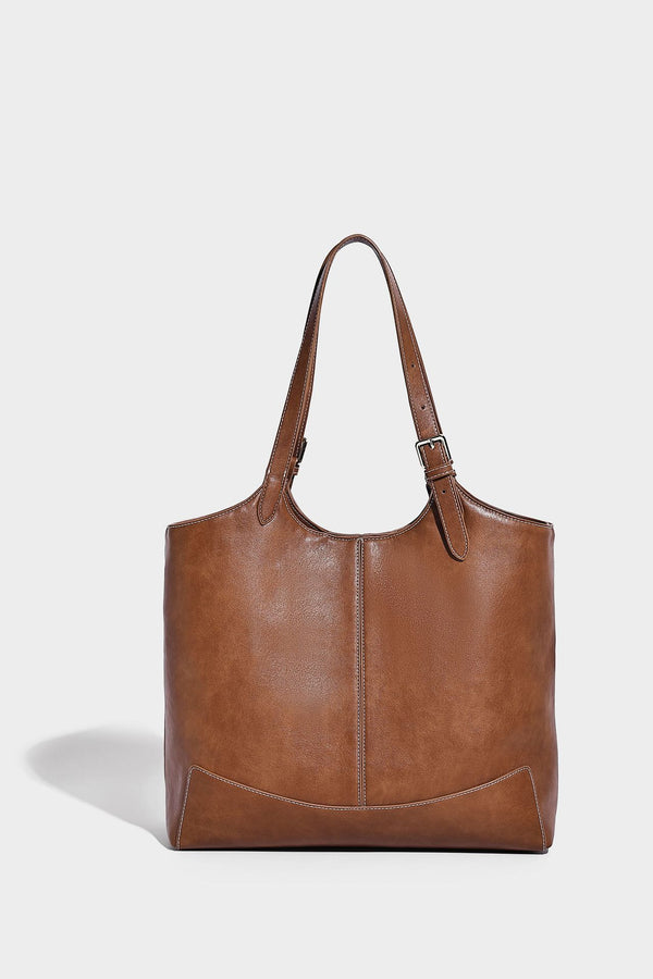 Große, strukturierte Schultertasche im Tote-Stil in Braun und Lederoptik mit langen Doppelriemen, Schnallenbeschlägen, Quasten-Anhänger und geschwungener