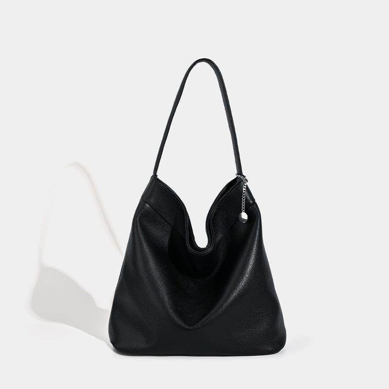 Lässige Hobo-Bag mit offenem Abschluss in matter Veloursleder-Optik, glatten Kunstlederdetails und einem einzelnen Schulterriemen, Detailansicht 8