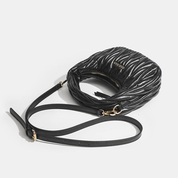 Kleine plissierte Halbmond-Hobo-Tasche mit gerafftem Tragegriff, Reißverschluss und Beschlägen in Goldoptik, Detailansicht 4
