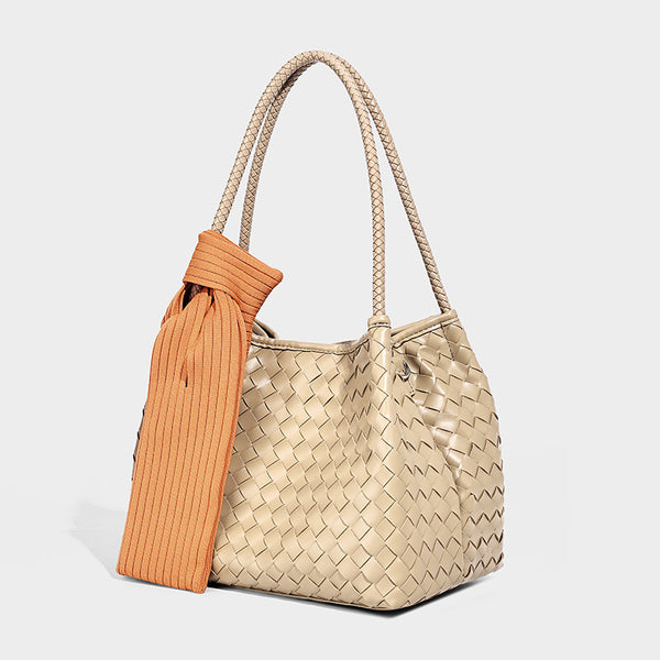 Glänzend gewebte Schultertasche im Shopper-Stil mit geflochtenen Doppelhenkeln in Mintgrün, Detailansicht 18