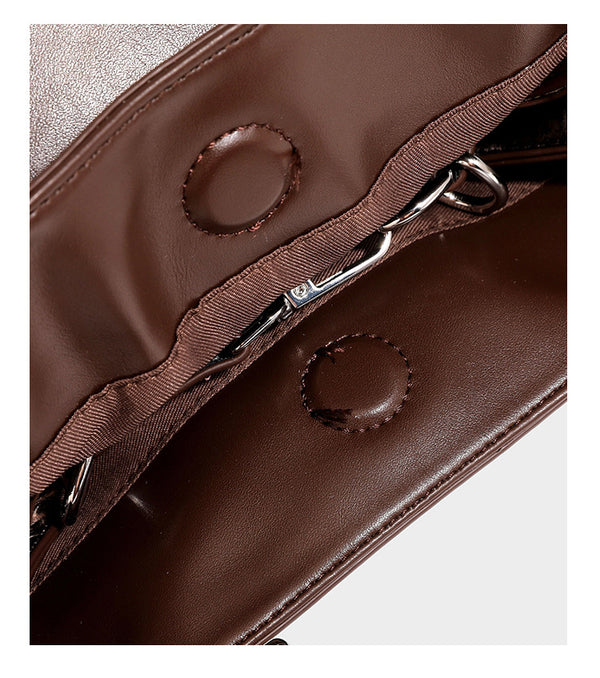 Glänzende, geknautschte Metallic-Tote-Bag mit zwei Tragegriffen oben, abnehmbarem Schulterriemen und abnehmbarer Mini-Reißverschlusstasche in Braun