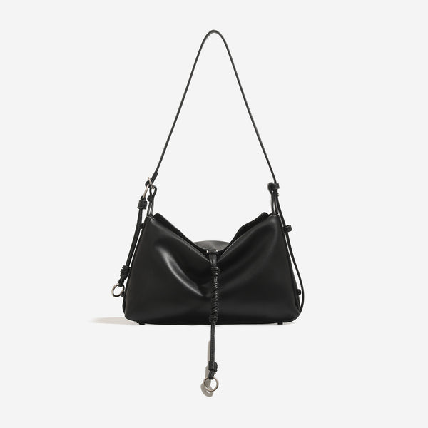Weich fallende Hobo-Tasche in Halbmondform mit glatter, matter Oberfläche in Lederoptik, geknotetem Kordeldetail am Boden und Ring in Antikgold