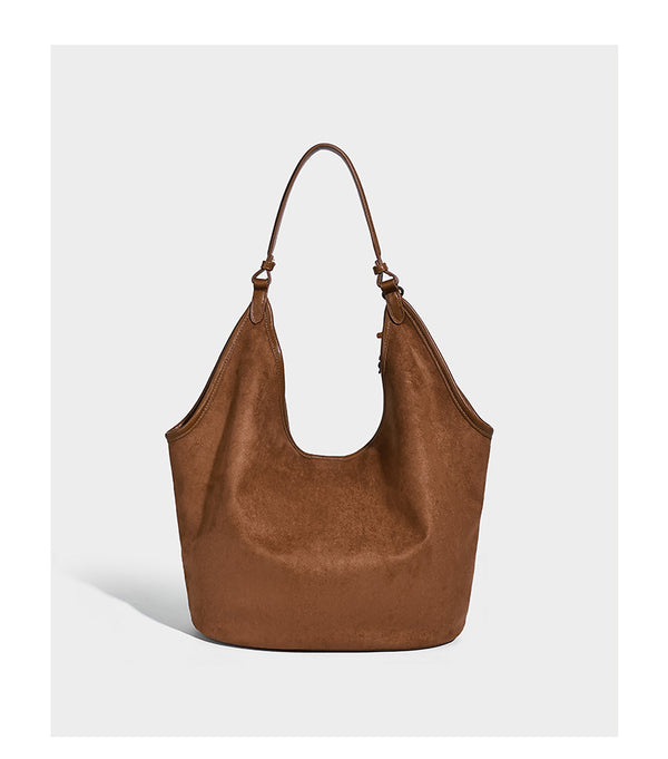 Lässig fallende Hobo-Schultertasche in matter Velourslederoptik mit offenem oberen Abschluss und optionalem Quasten- und Perlenanhänger, Detailansicht 12