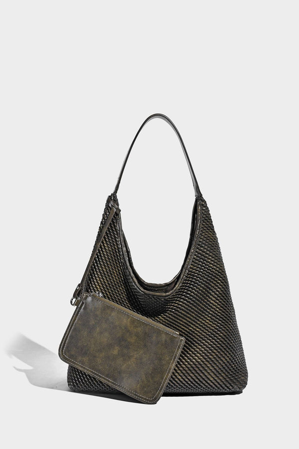 Weich fallende Hobo-Schultertasche in Braun mit Flechtoptik, Besätzen in Lederoptik und abnehmbarer Vordertasche mit Reißverschluss, Detailansicht 18