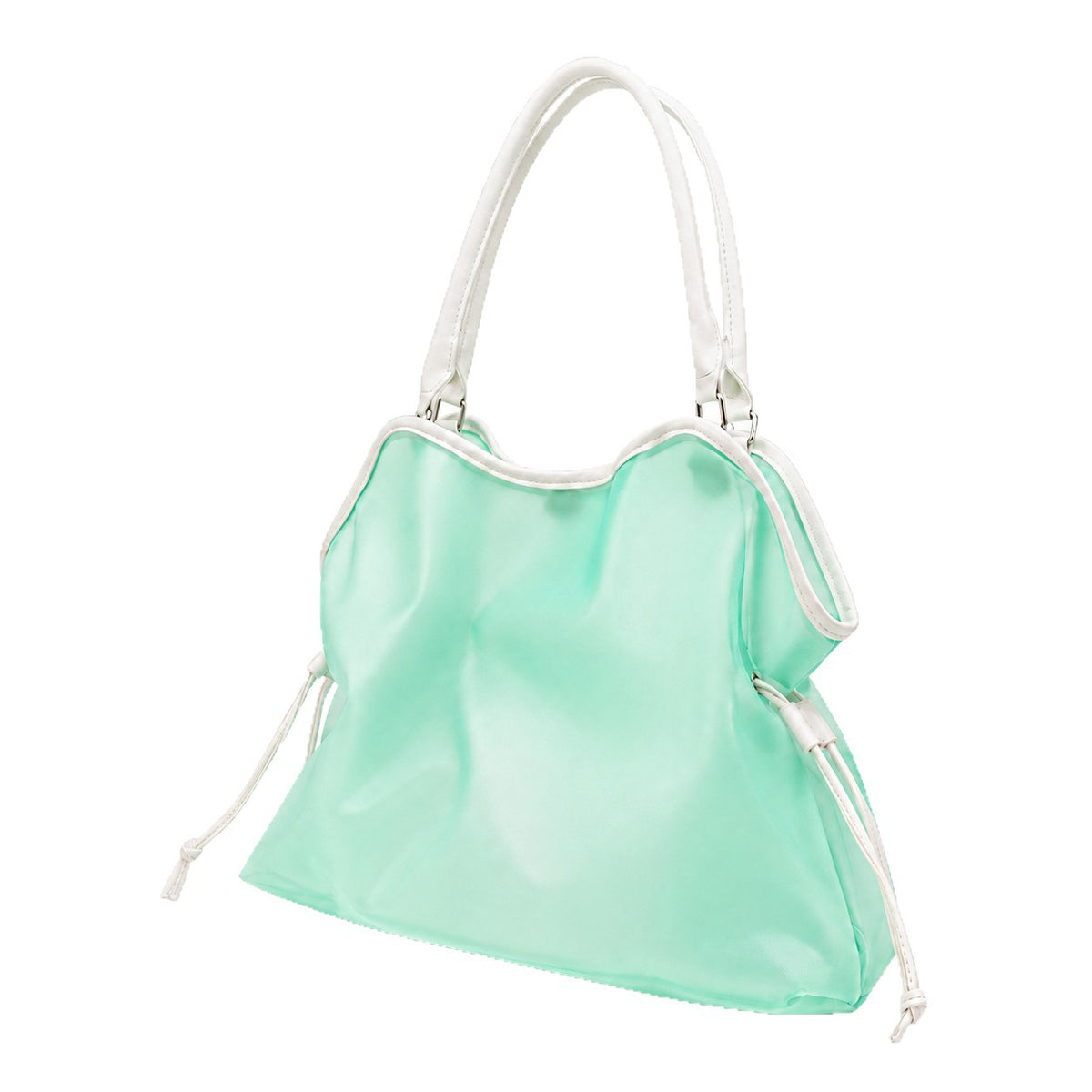 Glänzende mintfarbene Tote-Bag in Jelly-Optik mit weißem Besatz in Lederoptik, gewelltem oberen Rand und silberfarbenem Stern-Spiegelanhänger an einer Kugelkette