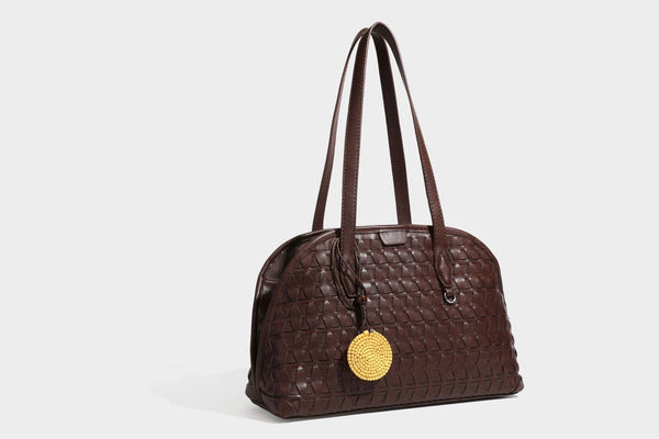 Strukturierte kuppelförmige Schulter-Tote-Bag mit geometrischer Flechtoptik in Lederoptik, langen Doppelriemen, Reißverschluss oben und rundem