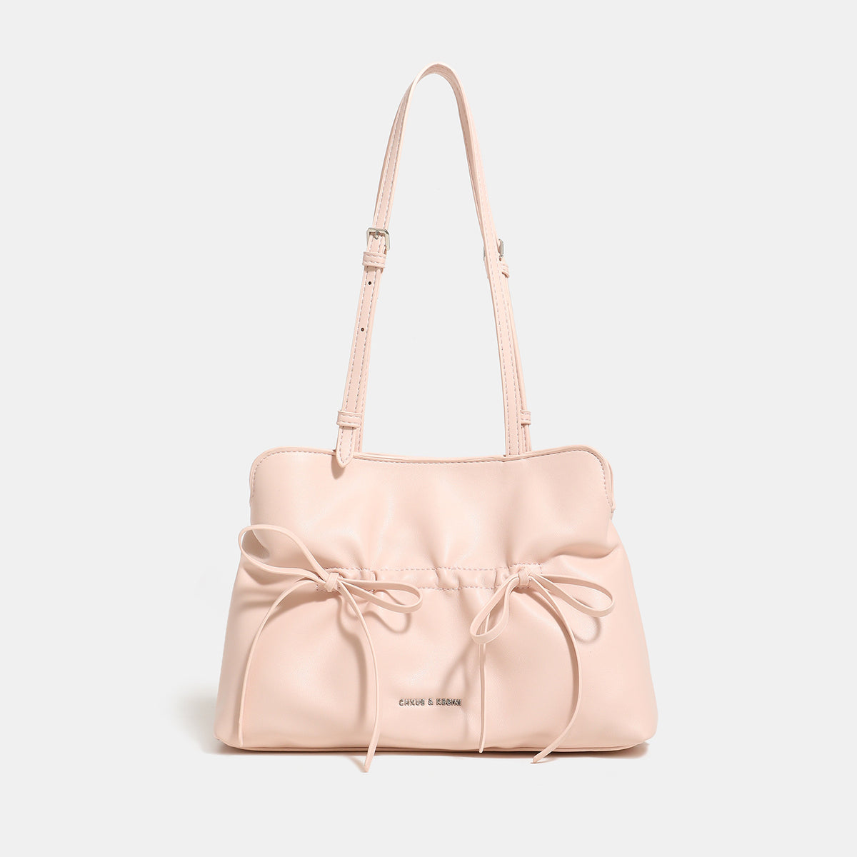 Weiche, strukturierte Schultertasche in Lederoptik mit zwei Schleifen an der Vorderseite und gerafften Kordelzugdetails, Detailansicht 6