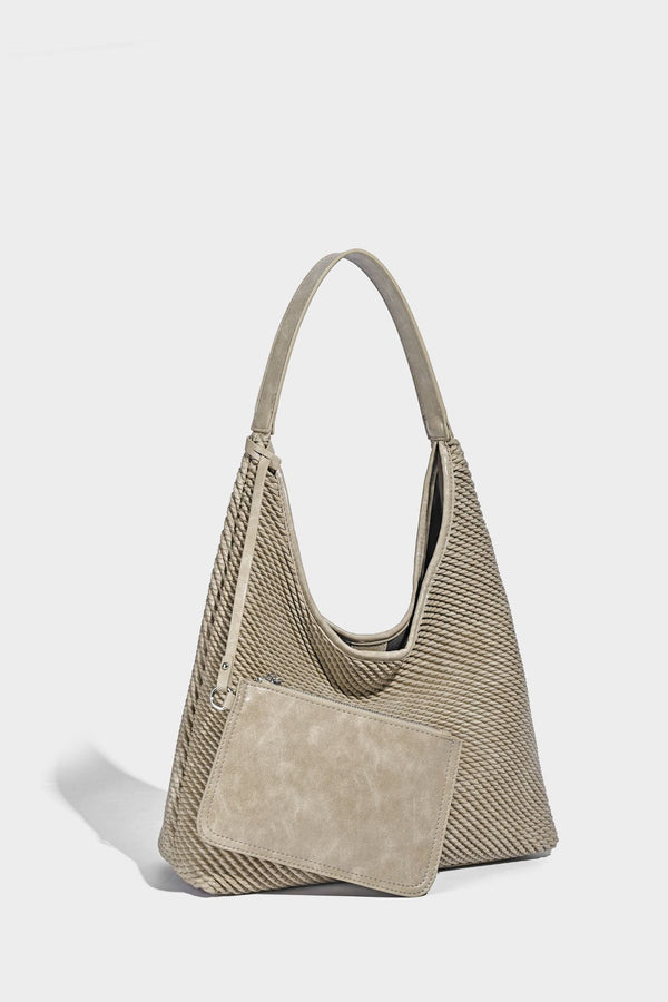 Weich fallende Hobo-Schultertasche in Braun mit Flechtoptik, Besätzen in Lederoptik und abnehmbarer Vordertasche mit Reißverschluss, Detailansicht 16