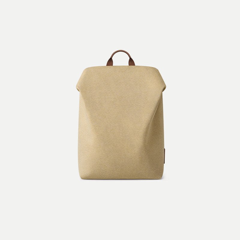 Minimalistischer matter Rucksack aus gewebtem Material mit kurzem Tragegriff und verstellbaren Schulterriemen, Detailansicht 14