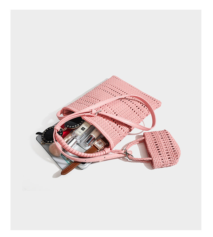 Kleine rechteckige Crossbody-Tasche aus offen geflochtenem Material mit passendem Mini-Täschchen und verstellbarem schmalem Riemen, Detailansicht 20