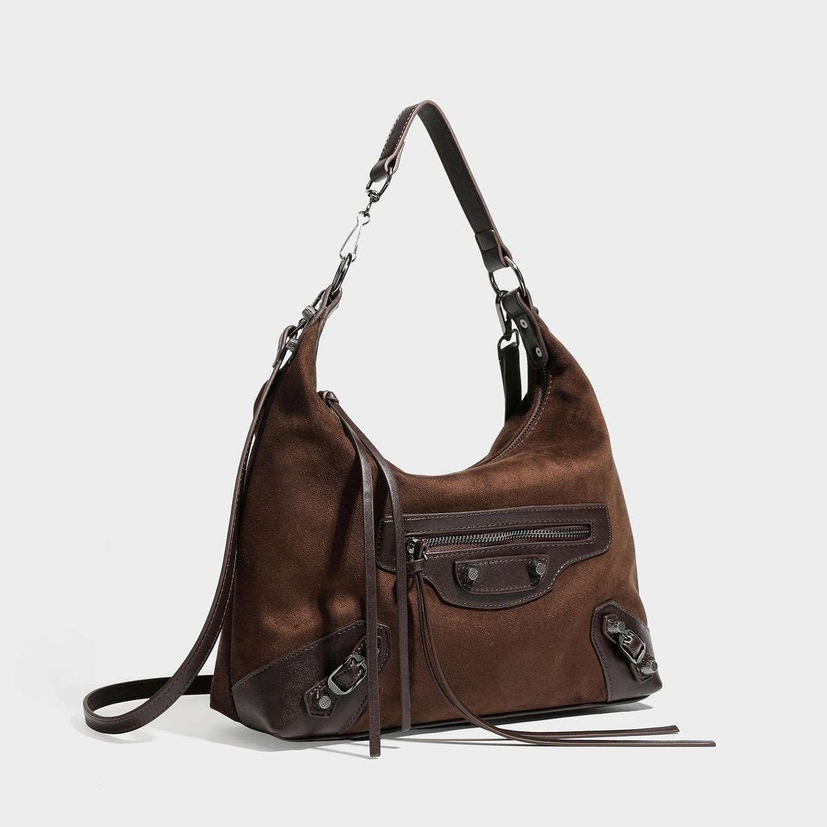 Lässige Hobo-Schultertasche in Velourslederoptik mit dunkelfarbenen Beschlägen, äußerer Reißverschlusstasche, Quastenbändern und abnehmbarem Crossbody-Riemen