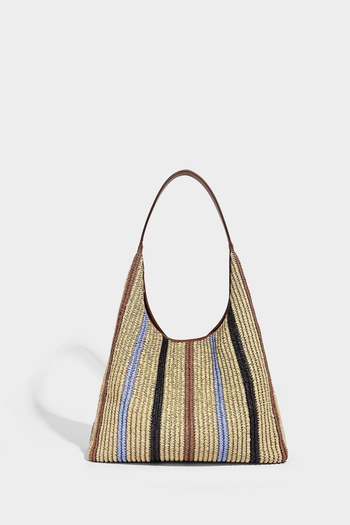 Weich fallender Hobo-Shopper aus gestreiftem Webmaterial in Camel mit mehrfarbigen Streifen und braunem Besatz in Lederoptik, mit abnehmbarem Reißverschluss abgebildet