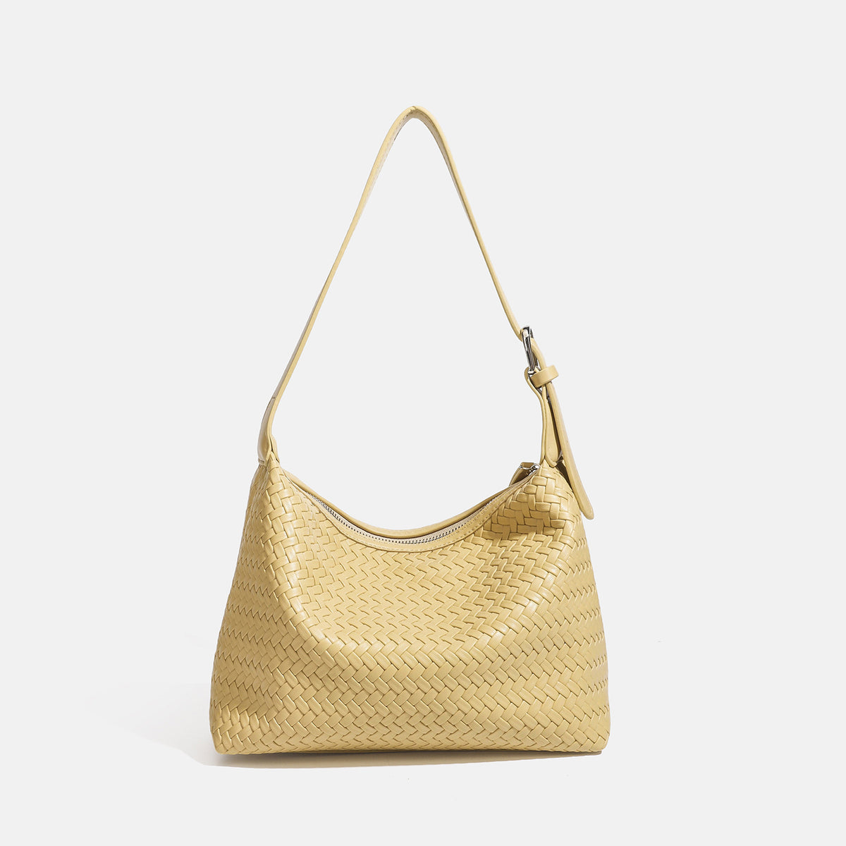Kompakte Hobo-Schultertasche mit gewebter Optik, Reißverschluss oben, silberfarbenem Ringbeschlag und ineinander verflochtener Lederoptik, Detailansicht